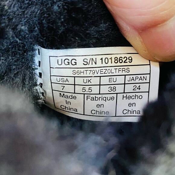 UGG S/N 1018629 Constantine boots black suede shearling lined US 7M - Picture 9 of 9